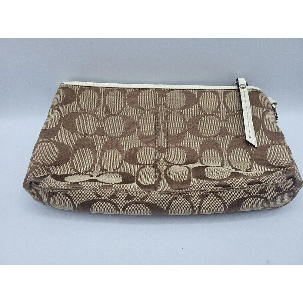 Coach Wristlet Wallet Great Condition Preowned -Brown - Picture 2 of 11